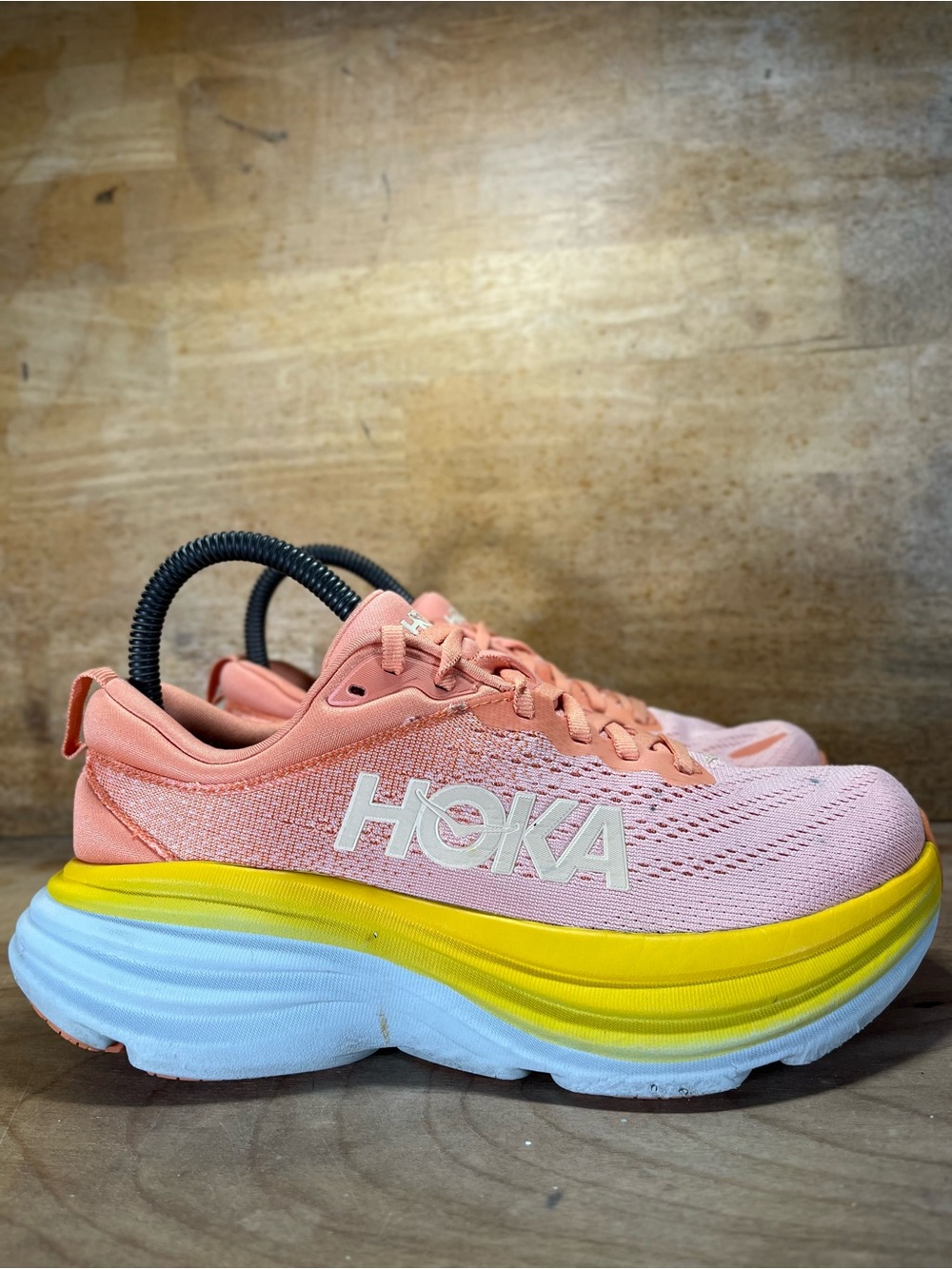 Hoka One One Bondi 8 Womens Size 6 Running Shoes Sneakers Shell Coral Peach